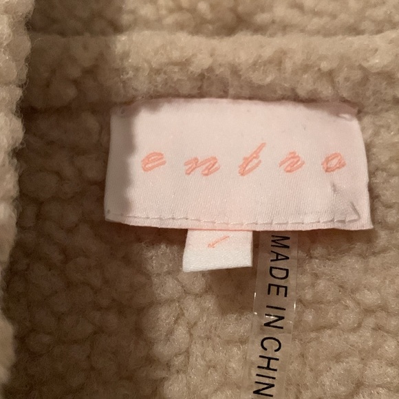 Entro Vest - Large NWOT - Picture 2 of 3